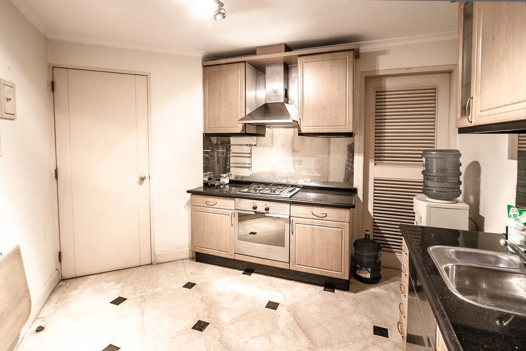 Batavia St Appartement *